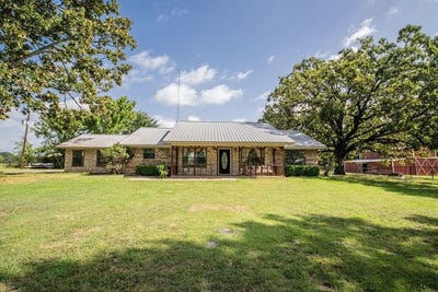 /international/us/2467-county-road-1220-lake-creek-tx-110097159821/