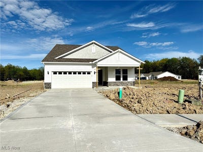 /international/us/33156-coastal-drive-avon-lake-oh-110098436036/