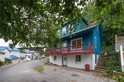 /international/us/416-riverdale-drive-rocky-river-oh-110108119566/