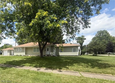 /international/us/419-dickson-street-wellington-oh-110109119244/