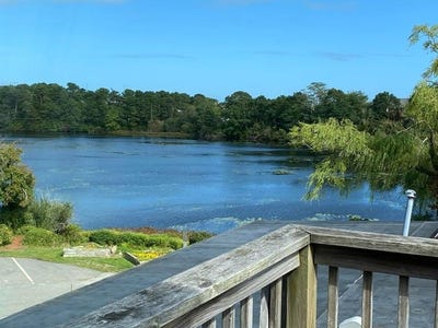 /international/us/26-bettys-pond-road-hyannis-ma-110107194154/