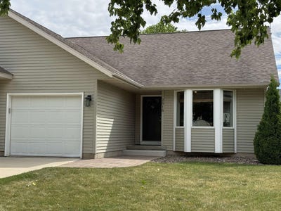 /international/us/2818-1st-street-monroe-wi-110108503128/