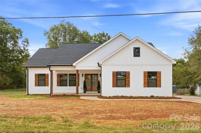 /international/us/3733-us-70-highway-claremont-nc-110110279371/