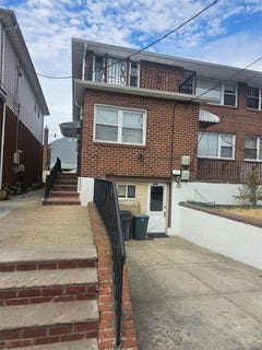 /international/us/13724-228th-street-laurelton-ny-110106810700/
