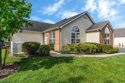/international/us/44-chandler-ct-hillsborough-twp-nj-110108143925/