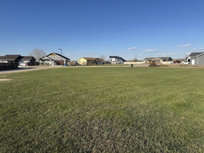 /international/us/fox-run-drive-belle-fourche-sd-110098752192/