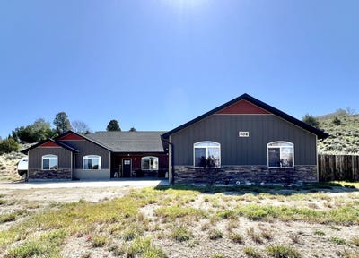 /international/us/406-fairway-circle-spring-creek-nv-110107795314/