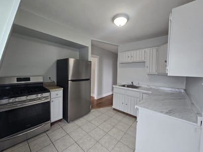 /international/us/67-farnham-st-lawrence-ma-110108823432/
