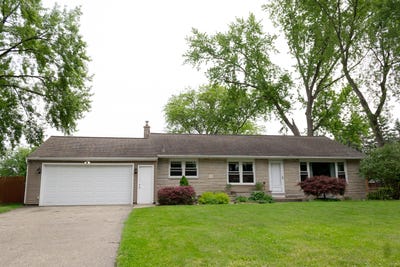 /international/us/216-larkspur-avenue-portage-mi-110108339351/