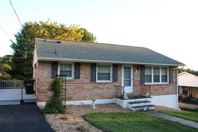 /international/us/2208-davis-st-staunton-va-110120515952/