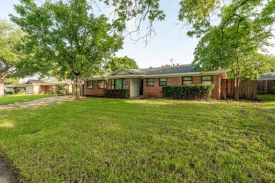 /international/us/600-circleview-drive-n-hurst-tx-110105282176/