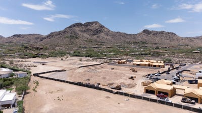 /international/us/6139-e-maverick-road-paradise-valley-az-110100749941/