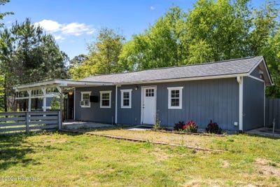 /international/us/309-s-jenkins-street-holly-ridge-nc-110107380866/