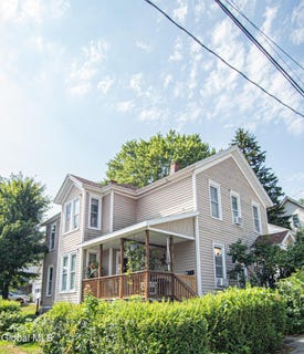 /international/us/31-dewitt-street-amsterdam-ny-110101243920/