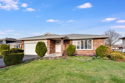 /international/us/16921-84th-avenue-tinley-park-il-110098884880/
