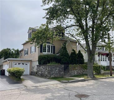 /international/us/37-kermit-street-woonsocket-ri-110100357109/