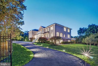 /international/us/7112-georgetown-pike-mclean-va-110108507270/