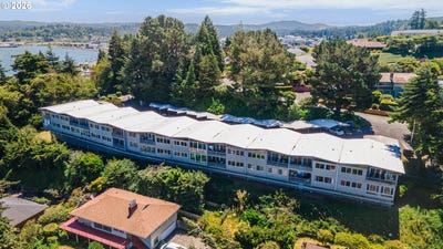 /international/us/290-n-3rd-ct-coosbay-or-110106149849/