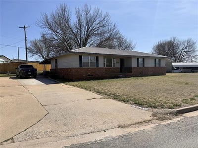 /international/us/826-hillcrest-drive-watonga-ok-110106697368/