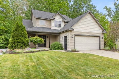 /international/us/11576-spruceview-drive-allendale-mi-110108340593/