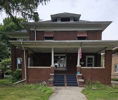 /international/us/1008-cedar-street-galesburg-il-110100569564/