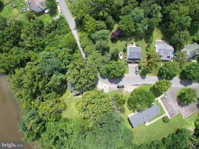 /international/us/921-w-benning-road-galesville-md-110100983314/