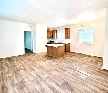 /international/us/14272-hoover-street-westminster-ca-110107889245/
