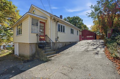 /international/us/8-first-st-malden-ma-110120532556/