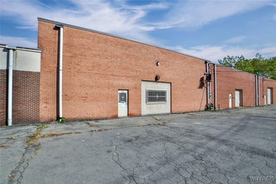 /international/us/6900-mooradian-drive-niagara-falls-ny-110102733692/