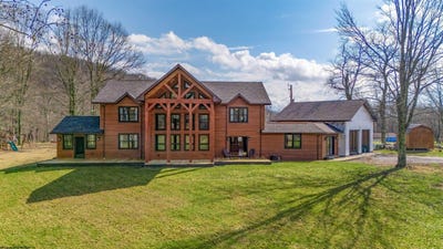 /international/us/1935-ward-road-elkins-wv-110106299984/