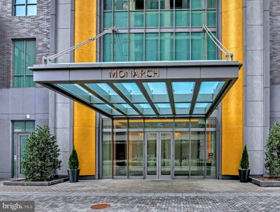 /international/us/7887-jones-branch-drive-mclean-va-110098209351/