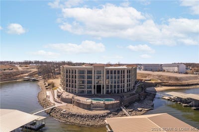 /international/us/1184-jeffries-road-osage-beach-mo-110105395913/