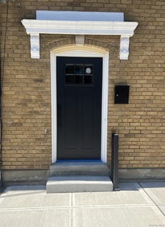 /international/us/23-hillside-avenue-williston-park-ny-110107991344/