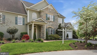 /international/us/13056-hawkins-circle-hagerstown-md-110107614357/