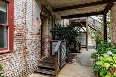 /international/us/585-white-circle-athens-ga-110109635577/