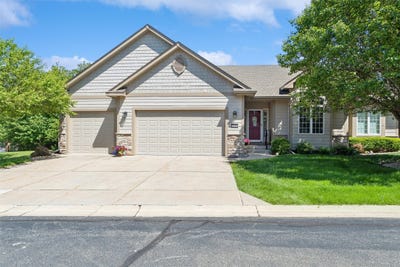 /international/us/8700-stonepointe-lane-johnston-ia-110108364464/