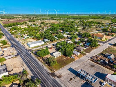/international/us/604-w-broadway-street-eden-tx-110105238342/