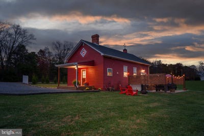 /international/us/1098-reynolds-road-cross-junction-va-110110195349/