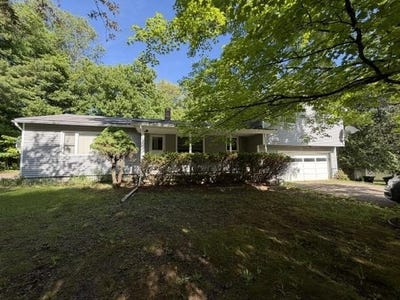 /international/us/22-lawrence-heights-jericho-vt-110108586427/