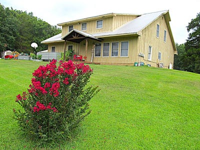 /international/us/1889-madison-5120-huntsville-ar-110109448388/