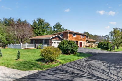 /international/us/134-lynnhaven-rd-hillsville-va-110107257759/
