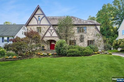 /international/us/136-summit-avenue-montclair-nj-110110255370/