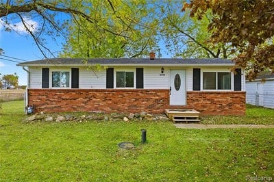 /international/us/8844-weldwood-drive-monroe-mi-110103352741/
