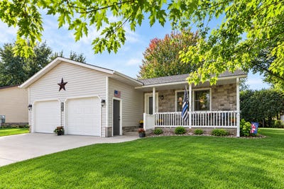 /international/us/260-westgate-drive-winsted-mn-110120458058/