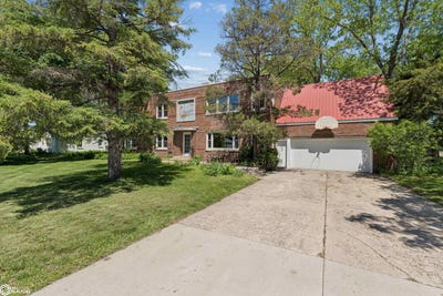 /international/us/2310-main-avenue-clear-lake-ia-110108296021/