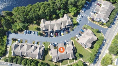 /international/us/18-wiley-way-toms-river-nj-110101394352/