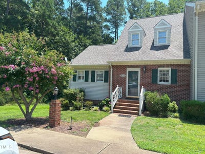 /international/us/516-olde-towne-drive-sanford-nc-110100780412/