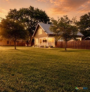 /international/us/602-n-ridge-street-hallettsville-tx-110109114570/
