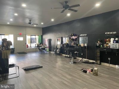 /international/us/1101-w-3rd-street-chester-pa-110101125924/