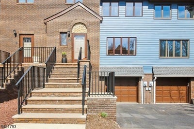 /international/us/8-village-green-ct-south-orange-village-twp-nj-110107152189/